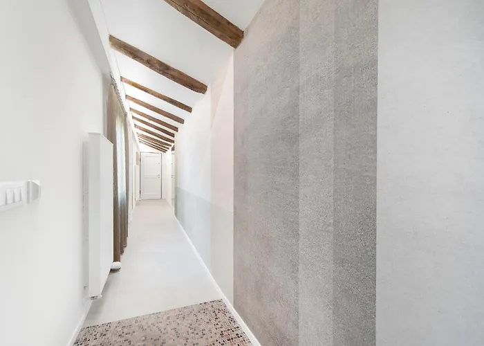 Ur-nest Indipendenza Daire *